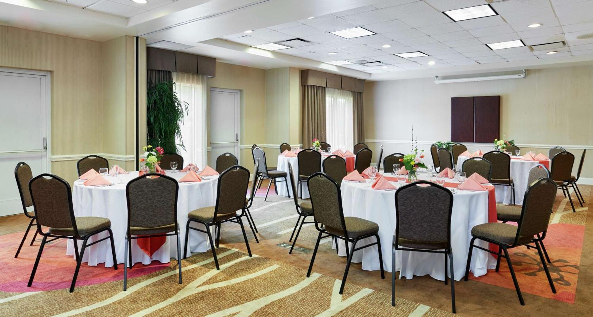 Hilton Garden Inn Charlotte North Eksteriør bilde