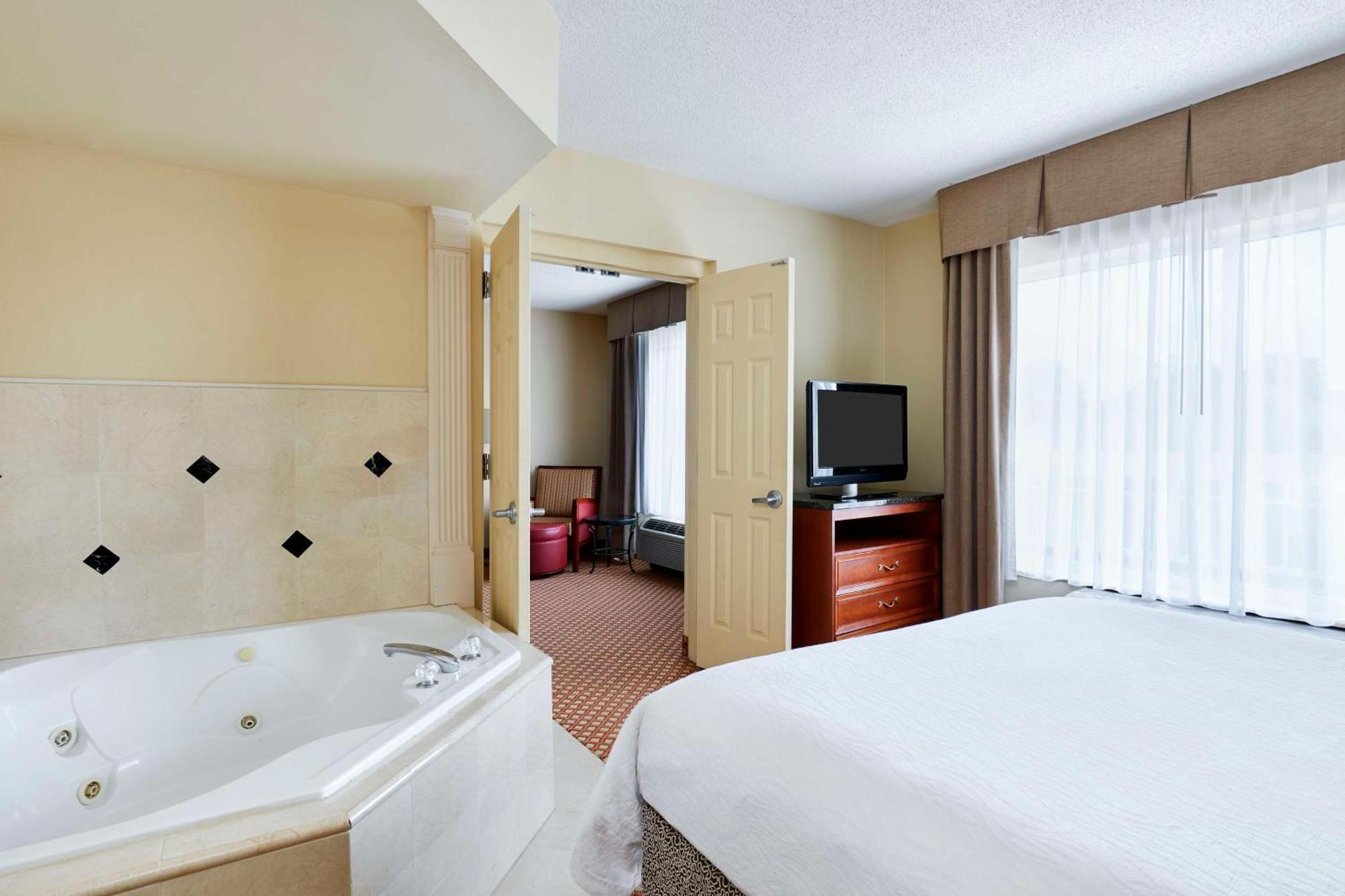 Hilton Garden Inn Charlotte North Eksteriør bilde