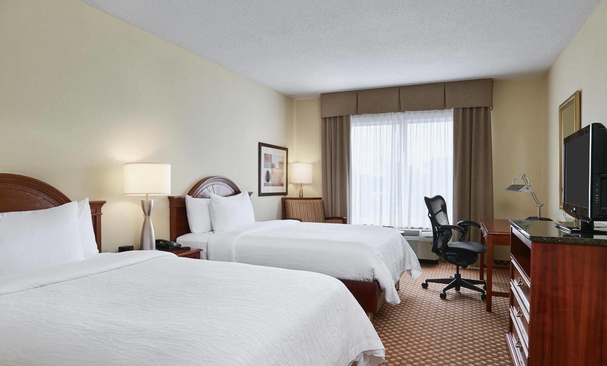 Hilton Garden Inn Charlotte North Eksteriør bilde